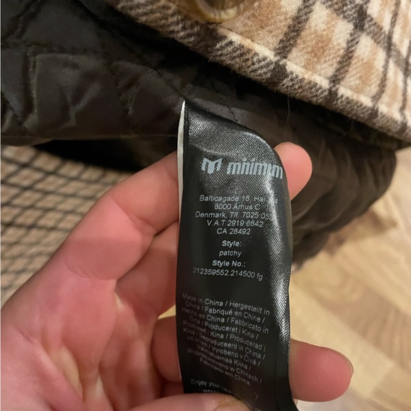 Minimum Patchy Coat - Picture 8 of 13